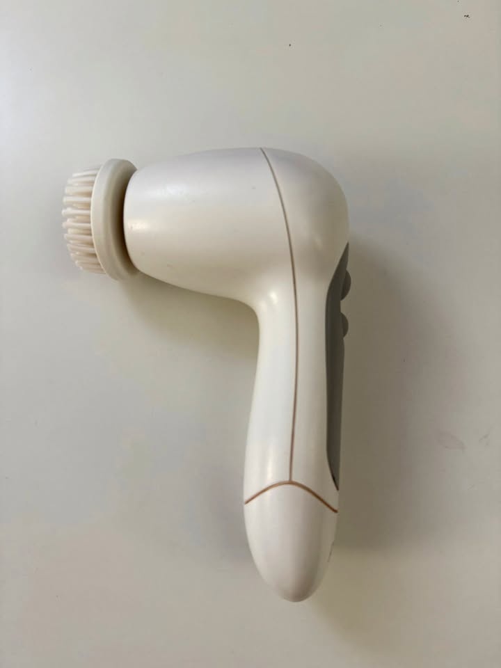 Facial Cleansing Brush