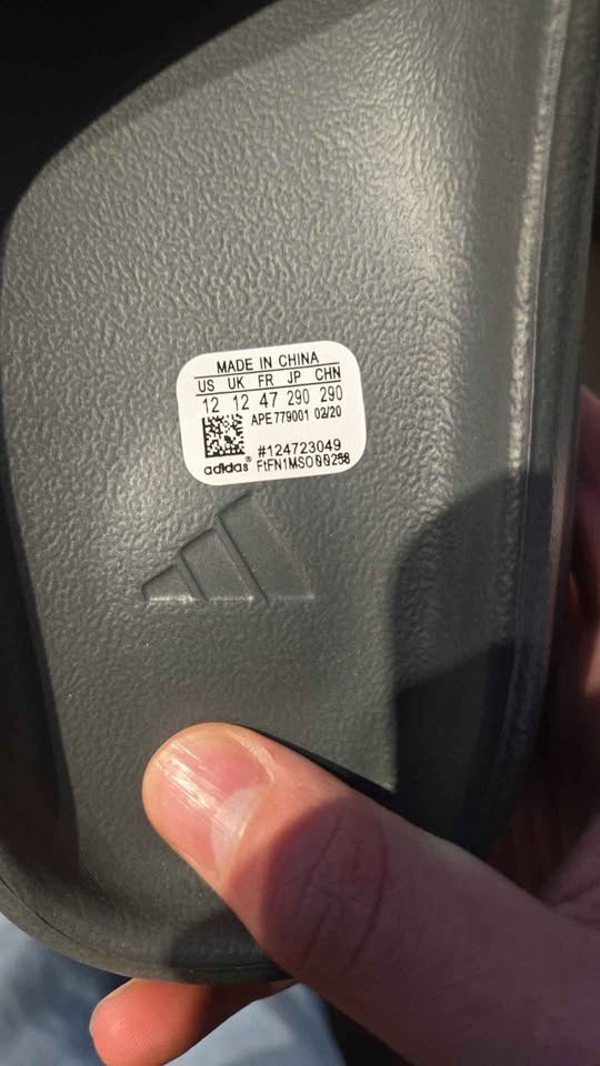 Adidas Yeezy Slide - photo 4