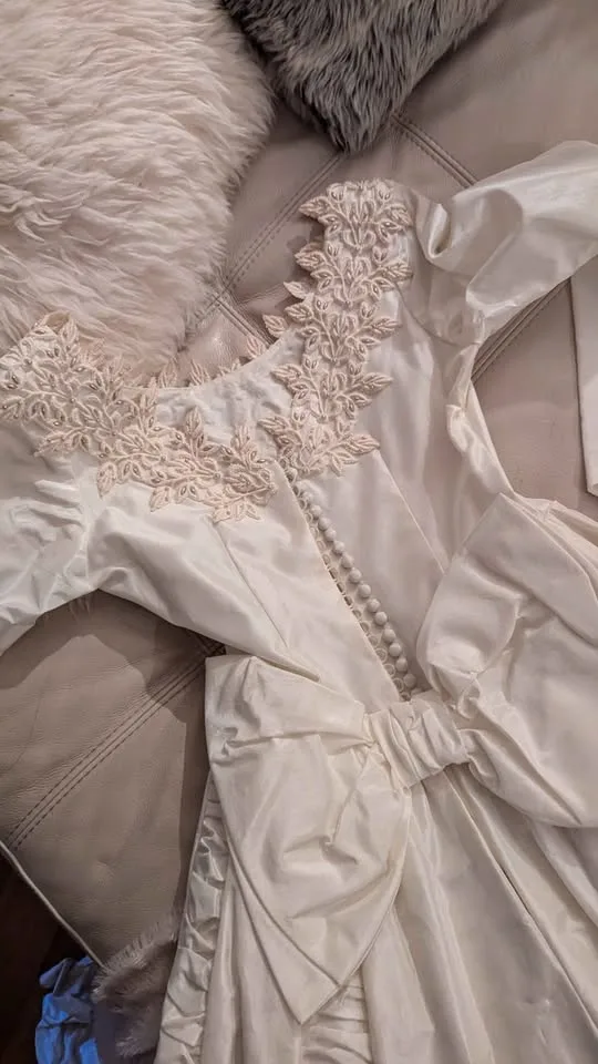 Lovely Handmade Vintage Silk & Beaded Lace Wedding Dress image indicator(8)