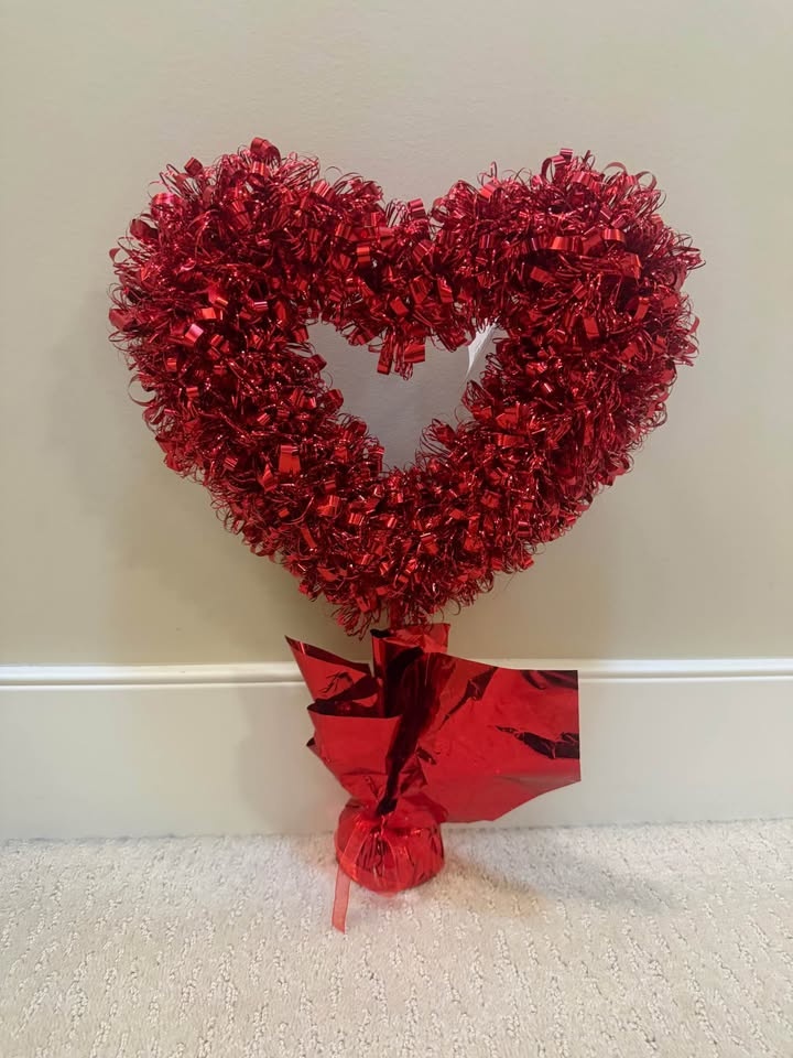 Valentine’s Day Tinsel Heart Topiary - photo 5