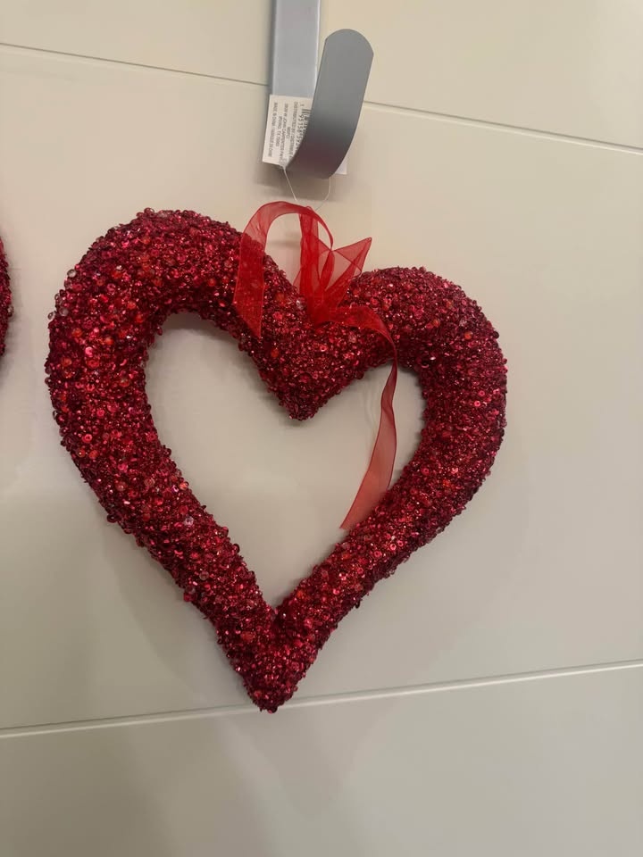 Valentine’s Day Heart Styrofoam Home Decor - photo 2