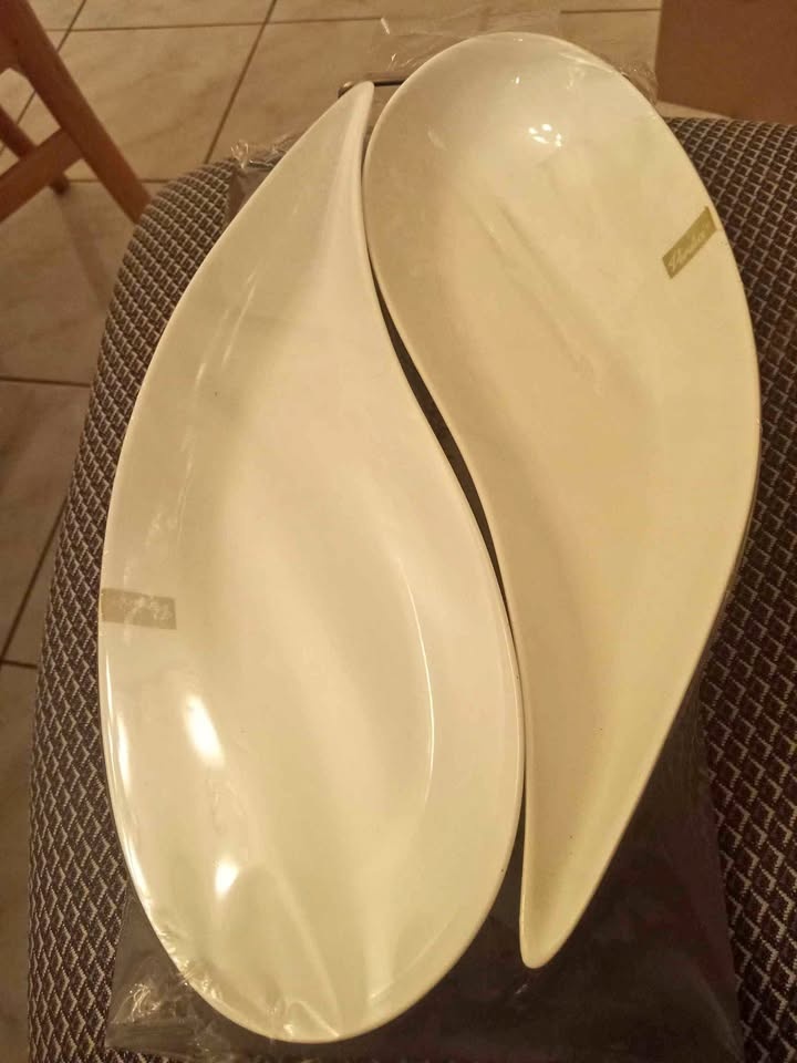 Porcelain Teardrop Serving Dishes - Set of 2