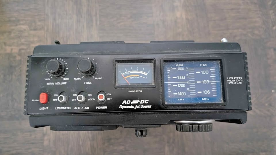 Vintage 1970s Sanyo RF Amplifier Portable Radio RP-6850US