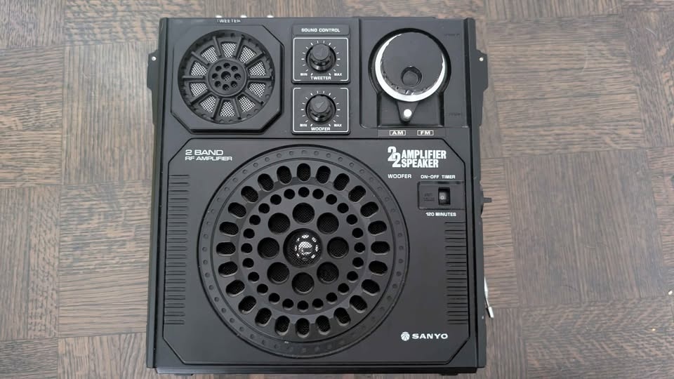 Vintage 1970s Sanyo RF Amplifier Portable Radio RP-6850US - photo 5