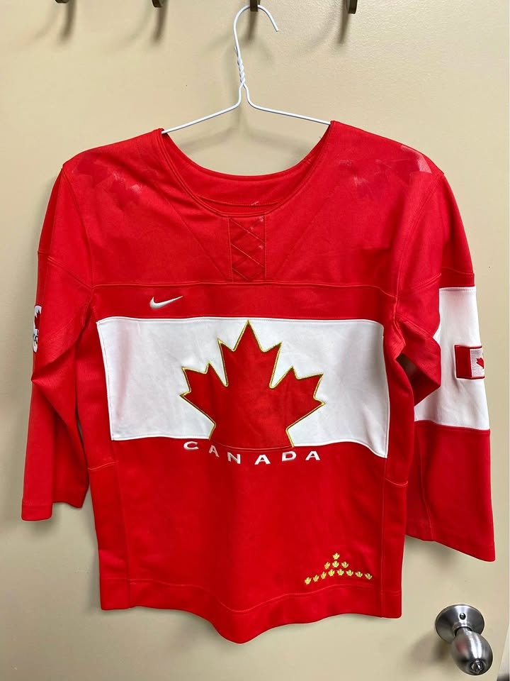 Nike Team Canada IIHF Olympic Hockey Jersey Women's S/M