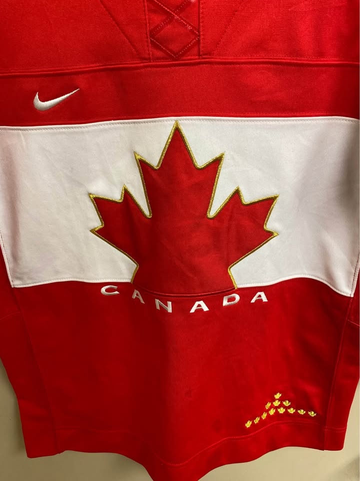 Nike Team Canada IIHF Olympic Hockey Jersey Women's S/M - photo 2