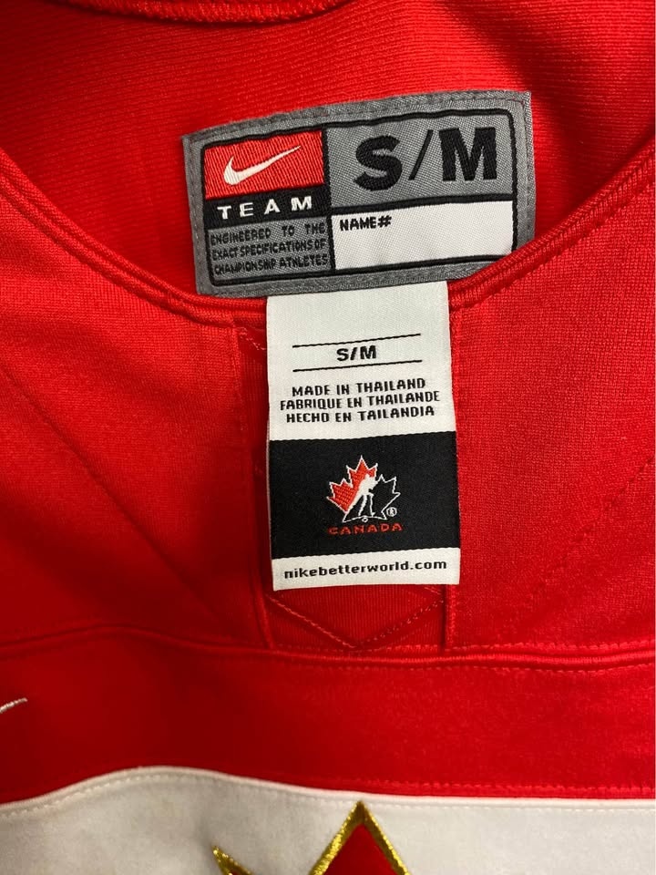 Nike Team Canada IIHF Olympic Hockey Jersey Women's S/M - photo 5