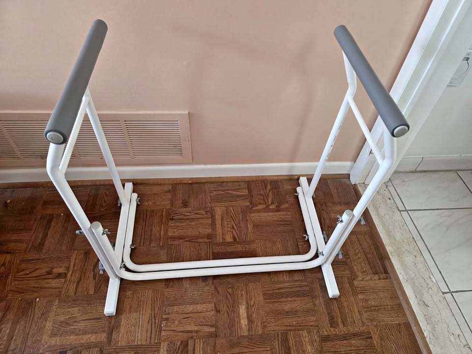 Toilet Safety Frame / Support Armrests