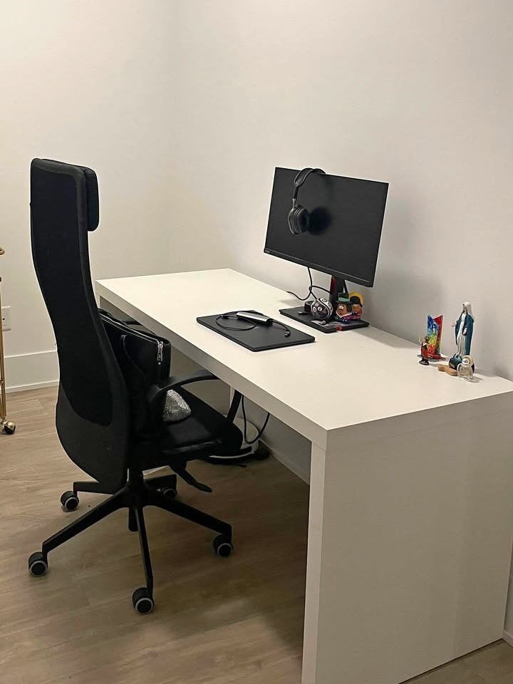 CLEARANCE - Desk and office chair