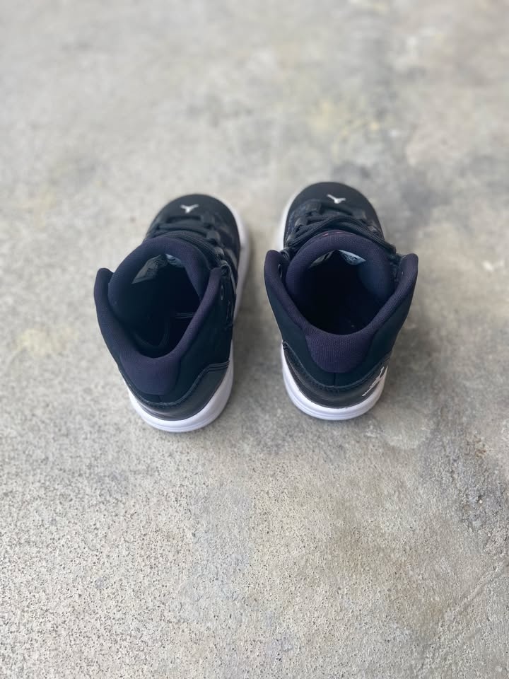 Air Jordan Max Aura Toddler Shoes - photo 3