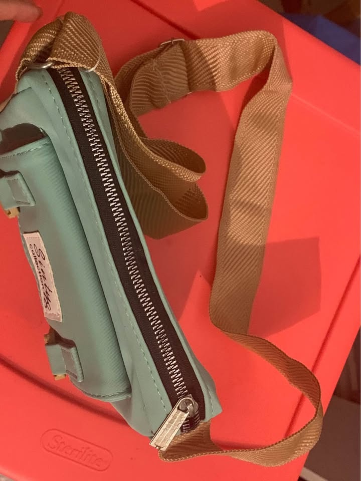 Small Mint Green Fanny Pack with Tan Accents - photo 3