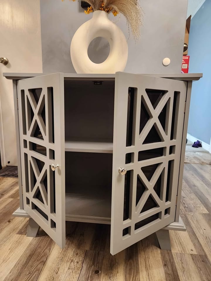 Grey Accent Storage Cabinet Sideboard Fretwork Doors - photo 2