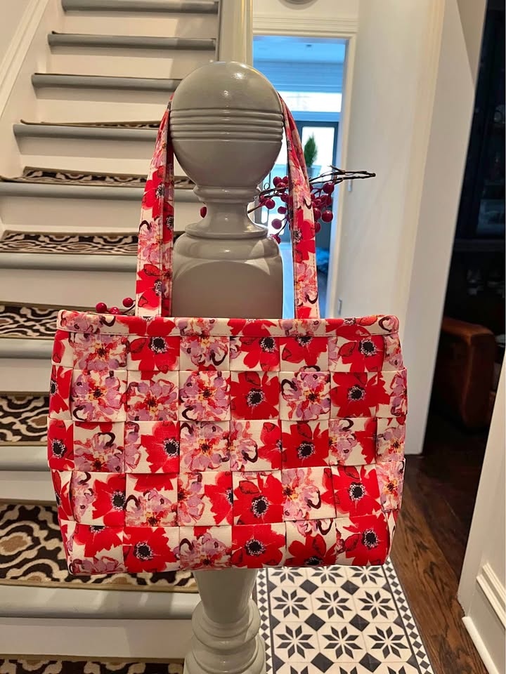 Rare Harvey’s Seatbelt Purse Limited Edition Artist Series