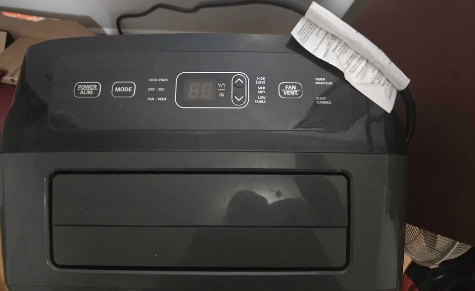 LG Portable Air Conditioner with remote - photo 3