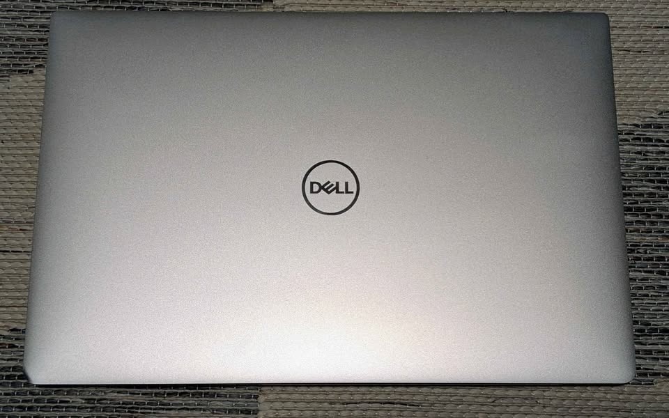 Dell XPS 13" Windows 11 Pro Laptop - photo 2