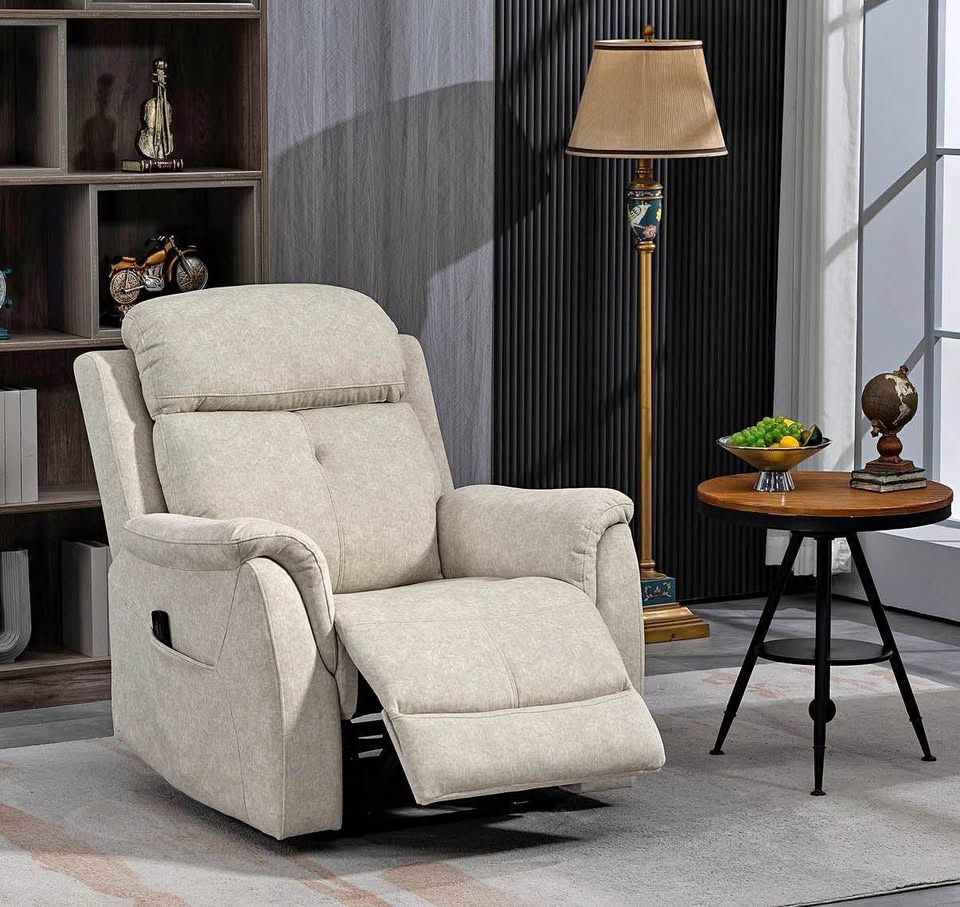 Brand New!! Manual Recliner Chair with Vibration Massage