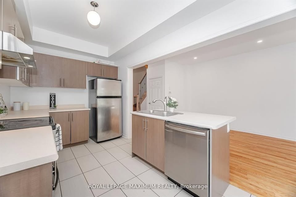 3 Beds 3 Baths House - photo 3