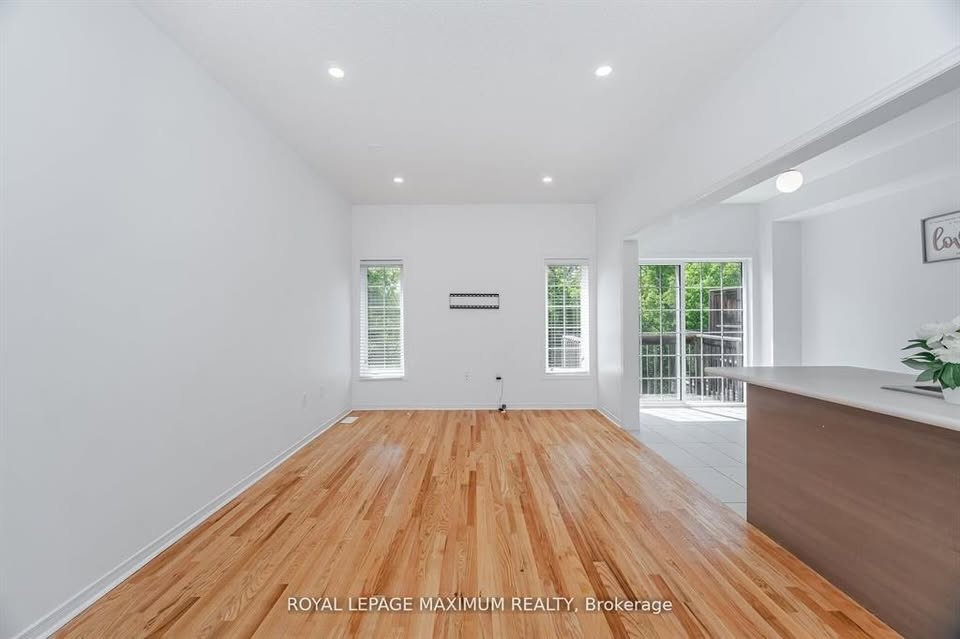 3 Beds 3 Baths House - photo 4