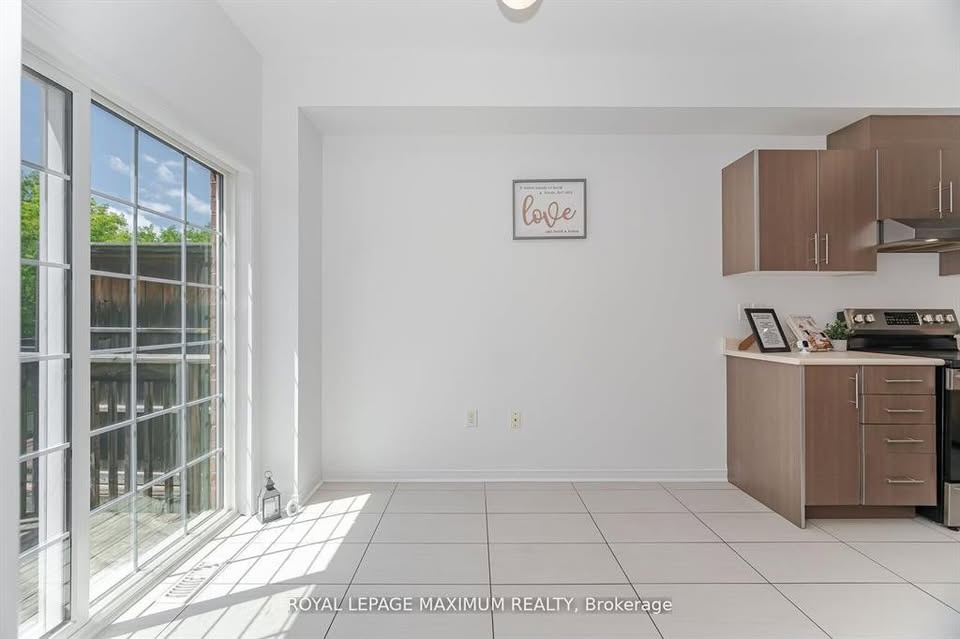 3 Beds 3 Baths House - photo 5