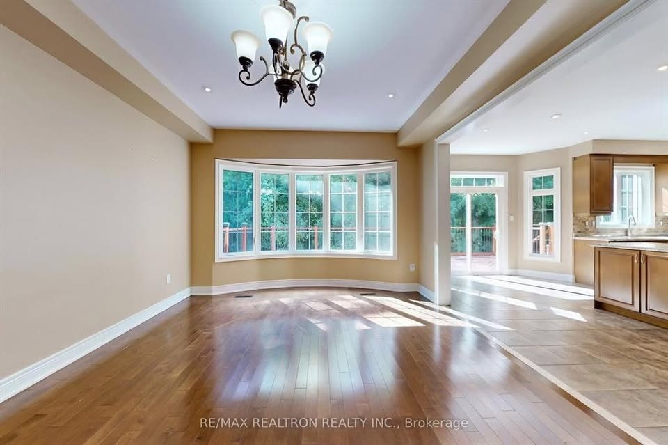 6 Beds 5 Baths House - photo 3