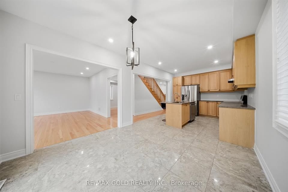 4 Beds 4 Baths House - photo 2