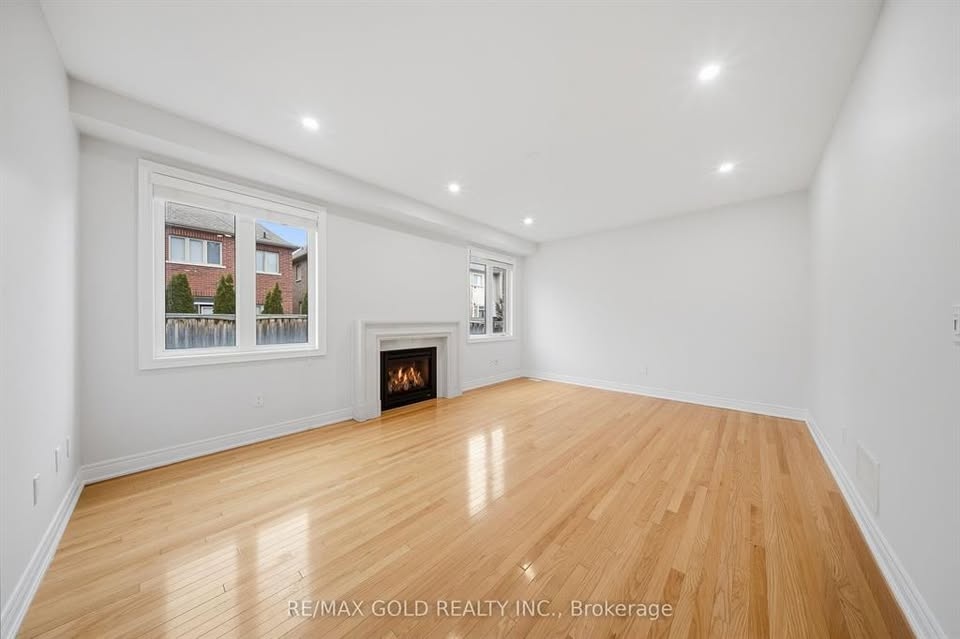 4 Beds 4 Baths House - photo 4