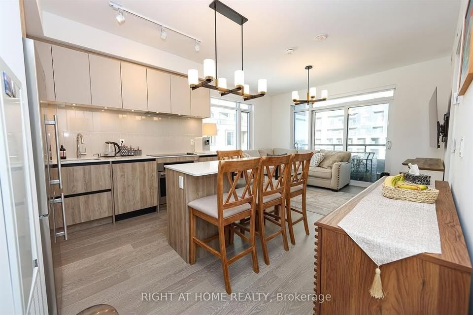 2 Beds 2 Baths Apartment - photo 2