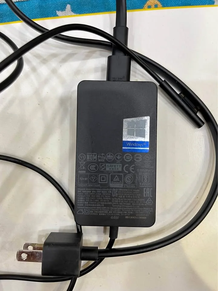 44w original Microsoft Surface Charger thumbnail