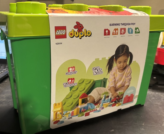 LEGO DUPLO Classic Deluxe Brick Box 10914 Starter Set