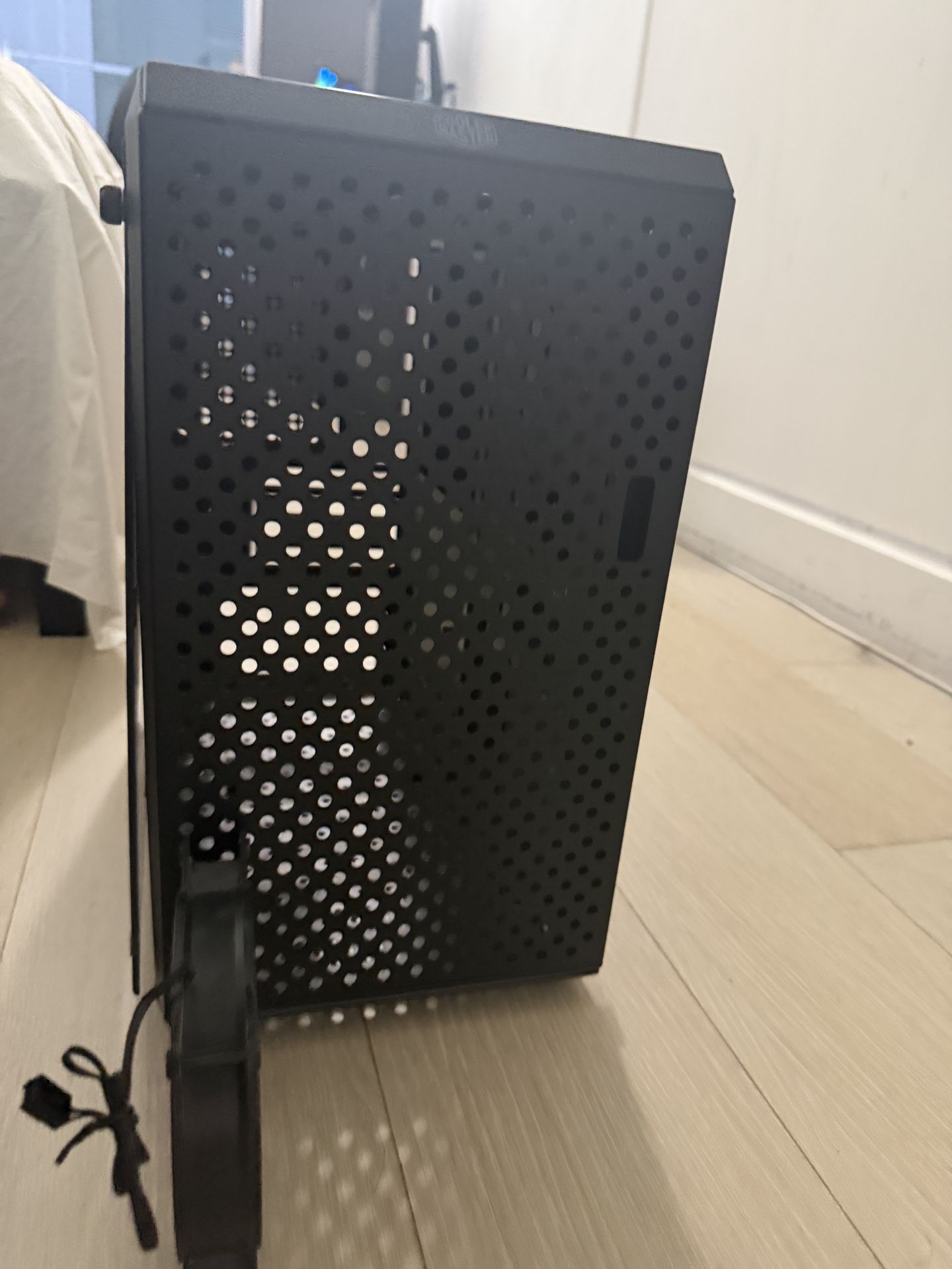 Coolermaster PC Case - photo 2
