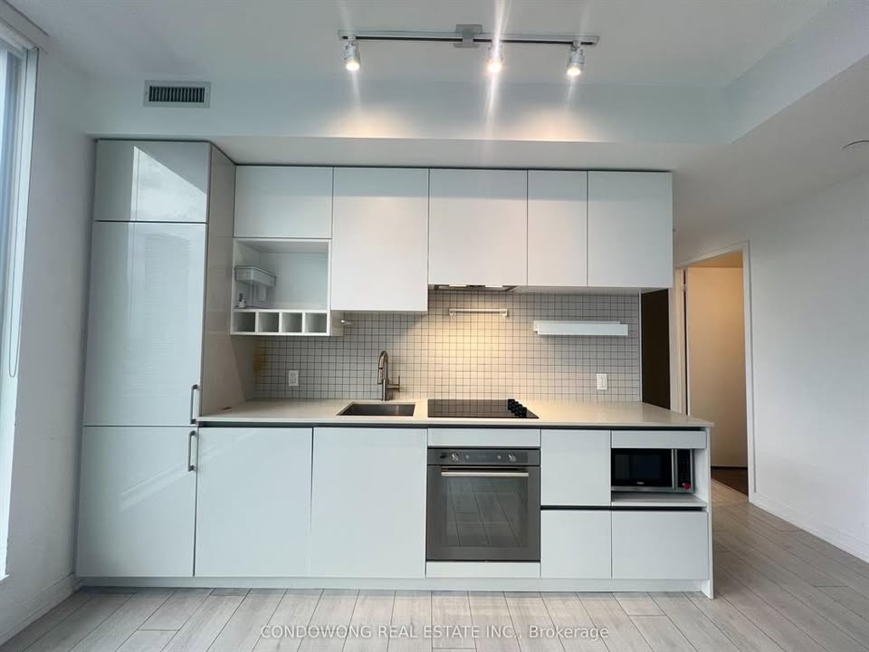 3 Beds 2 Baths Apartment - photo 3