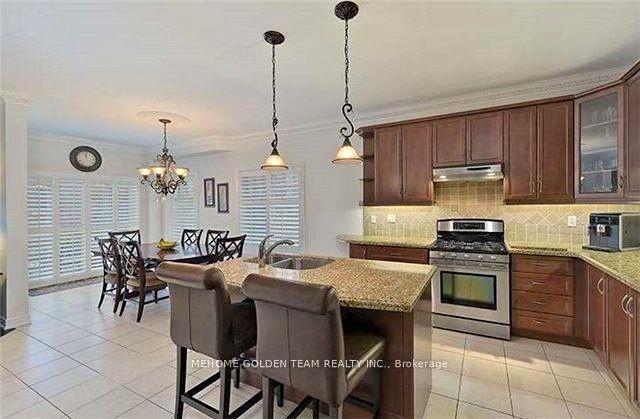 4 Beds 4 Baths House