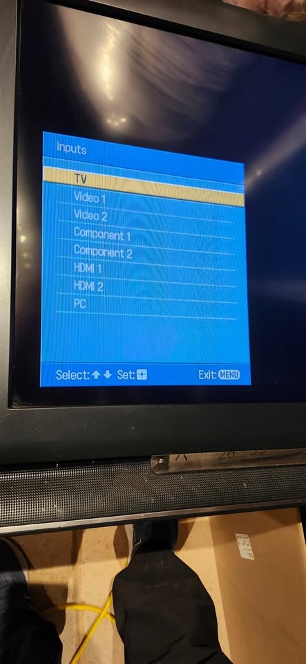 Classic Sony KDL 32" LCD TV - Perfect for Retro Gamers - photo 3