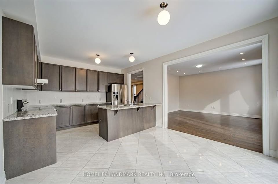 4 Beds 4 Baths House