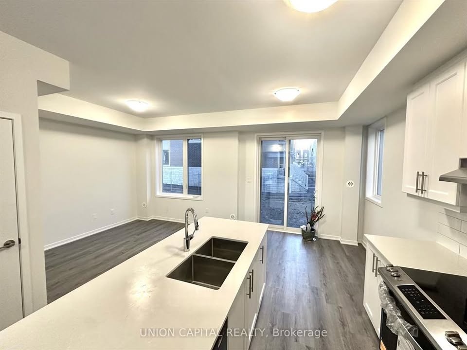 3 Beds 3 Baths Townhouse - photo 2