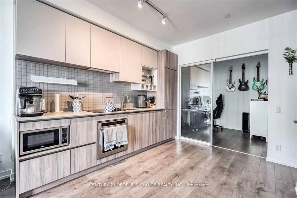 2 Beds 2 Baths Apartment