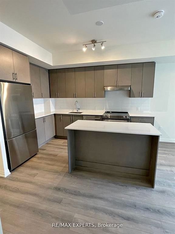 2 Beds 3 Baths Apartment
