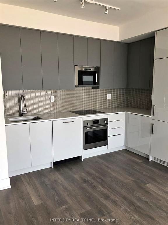 2 Beds 2 Baths Apartment