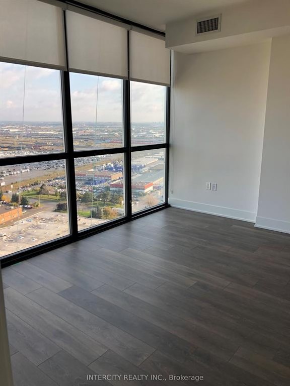 2 Beds 2 Baths Apartment - photo 2