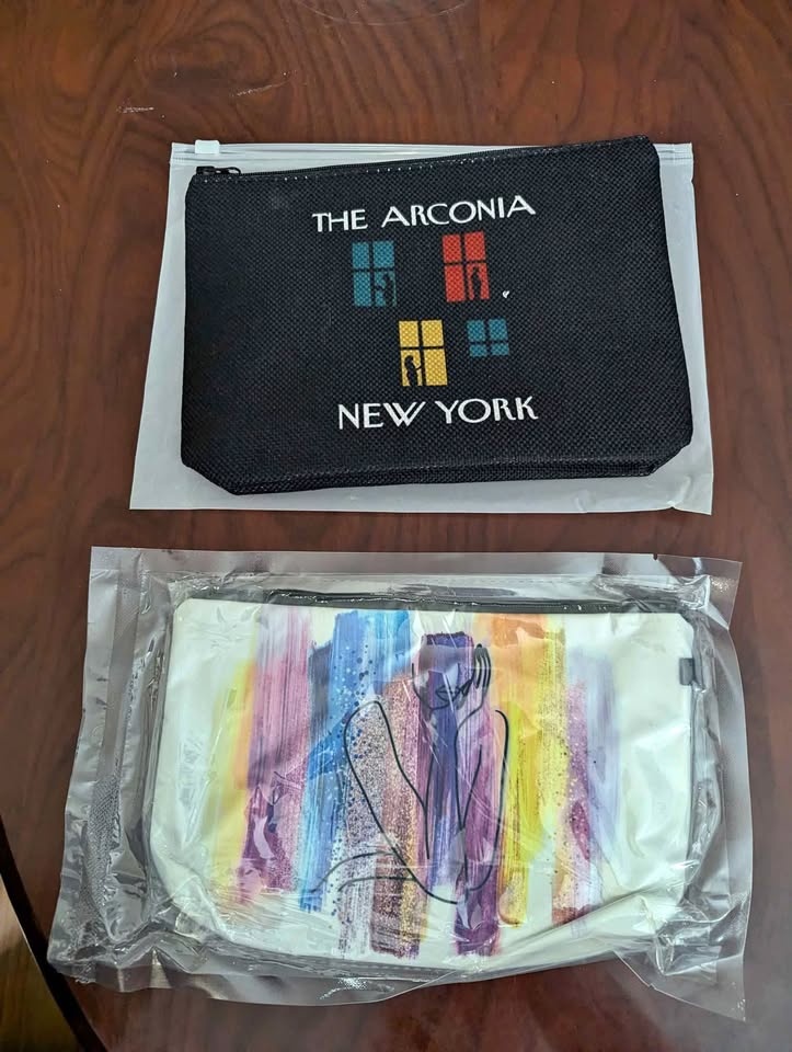 Brand new premium quality toiletry and make up pouch bag