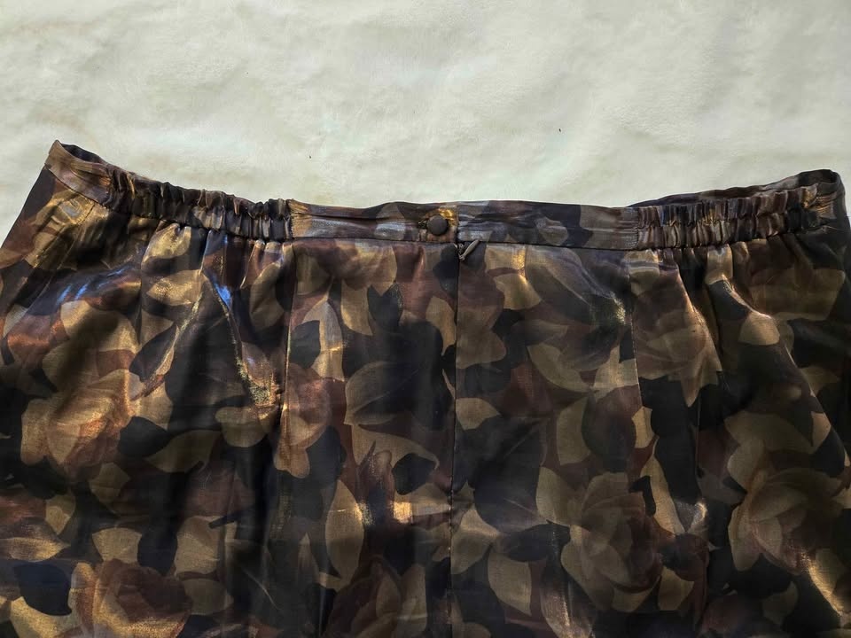Laura II Shimmery Brown Floral Skirt, Size 20 - photo 4