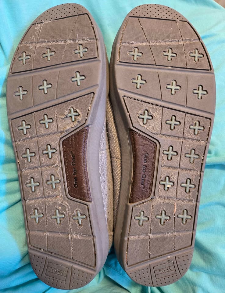 TOMS Grey High-Top Lace-Up Boots with Sherpa Lining - photo 5