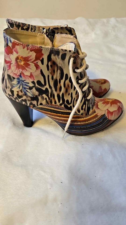 Goby Leopard Floral Lace-Up Ankle Boots Size 6.5