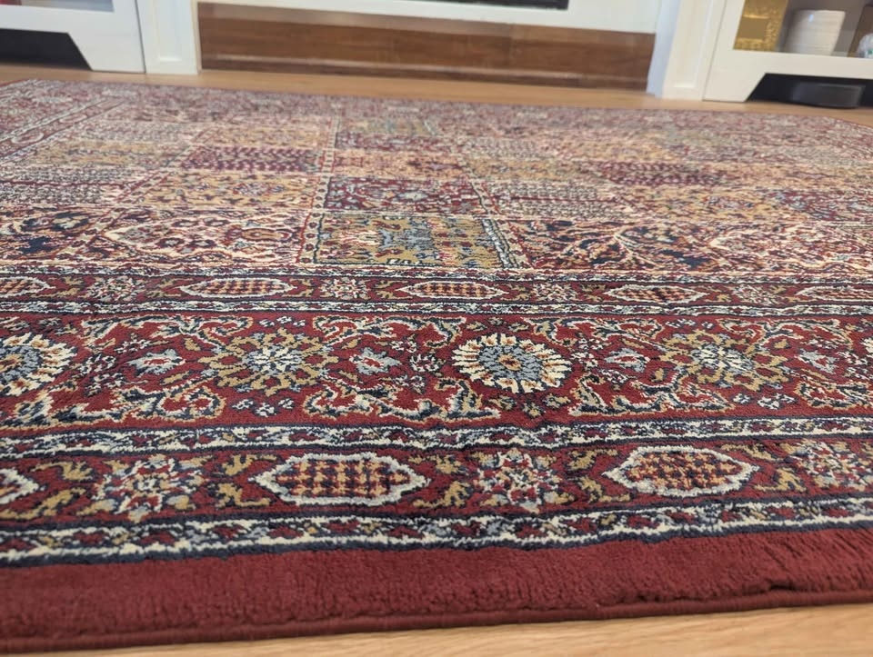 Red rug - photo 3