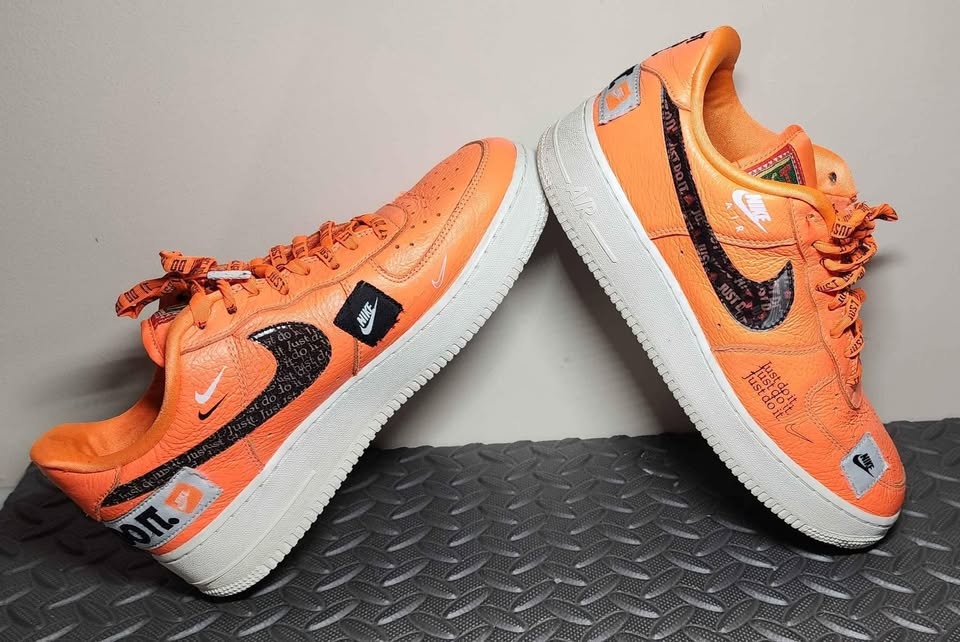 Nike Air Force 1 Low 'Just Do It' - Size 9