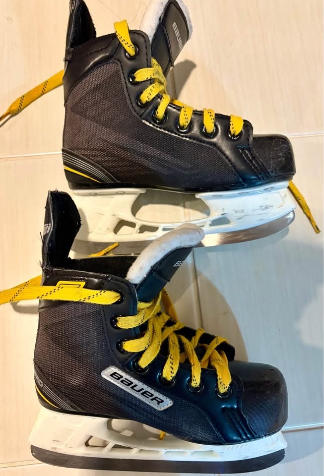 Bauer Supreme Pro Youth Hockey Skates – Size 13R - photo 2
