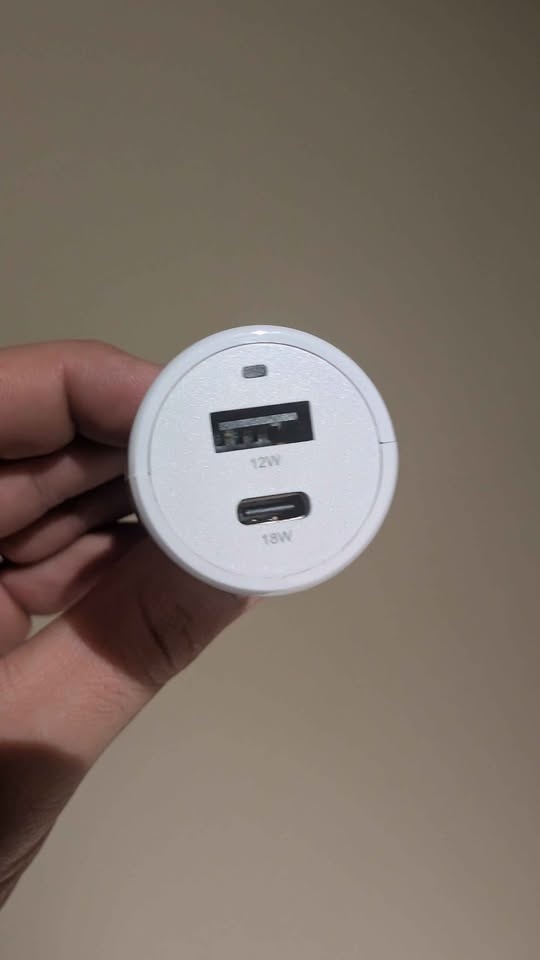 Fast charger - Car Charger - Insignia 30 Watts 2 port USB-C - photo 2