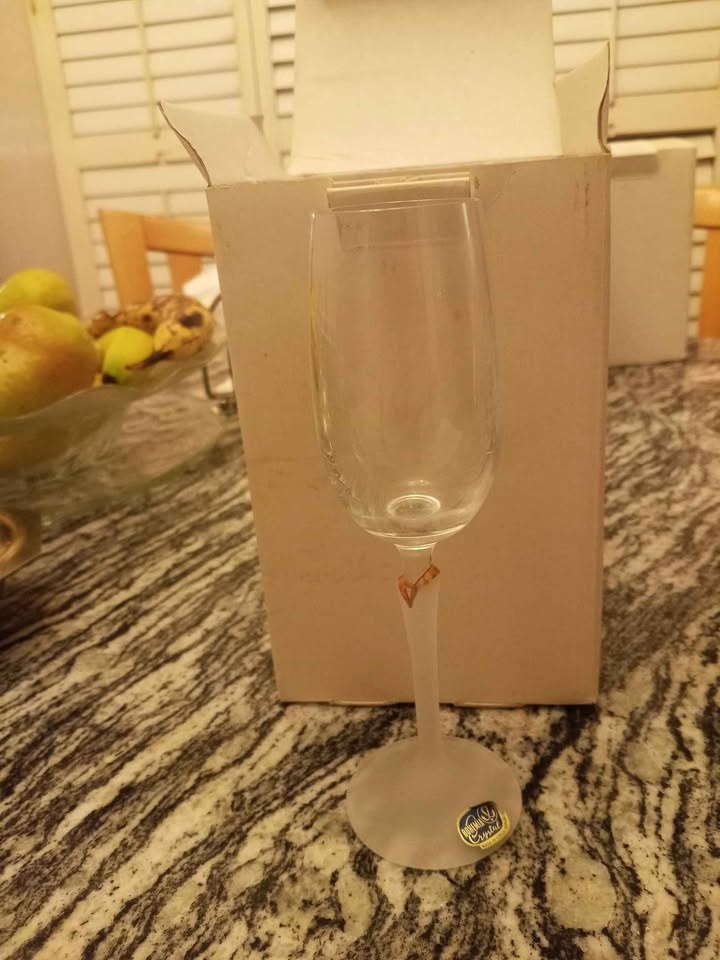 Crystal Wine Glasses Vintage 4 pieces - photo 2