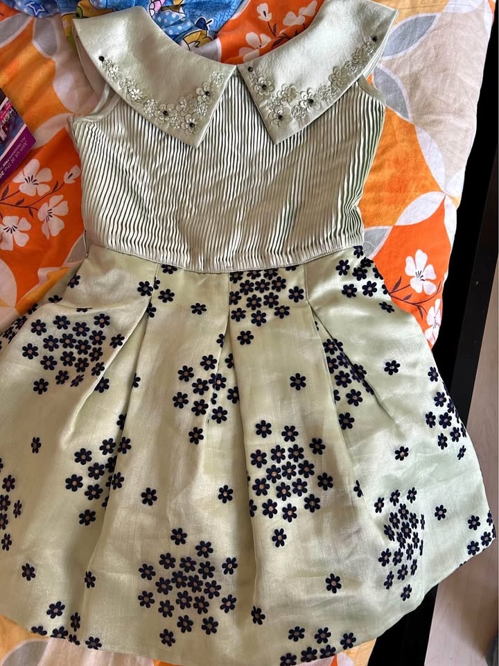 Girls party frock size 4-5 year