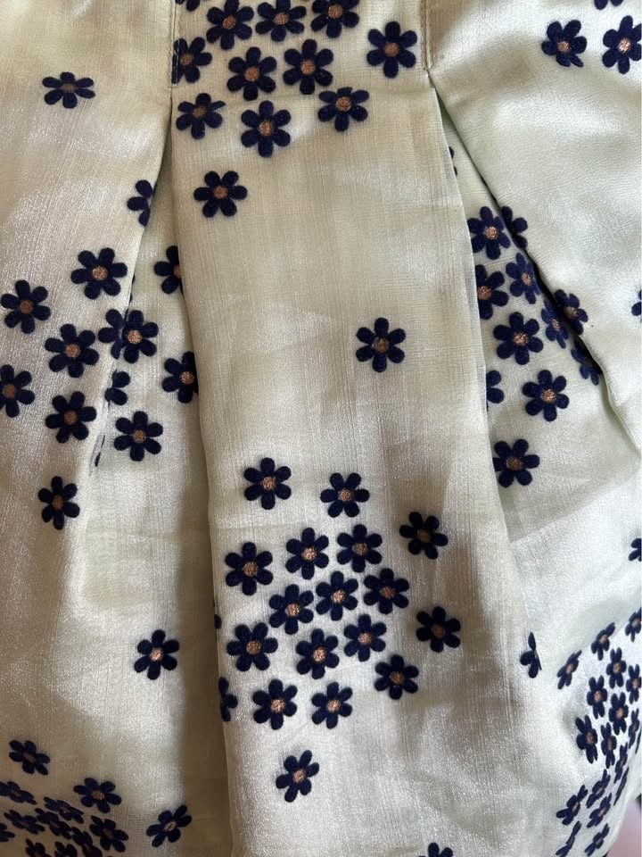 Girls party frock size 4-5 year - photo 2